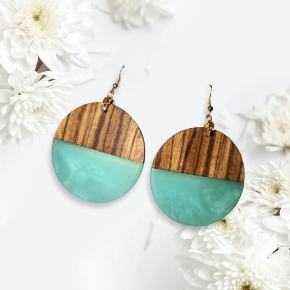 Stunning Handmade Wood & Resin Earrings in a Beautiful Green Color - Picture 4 of 5